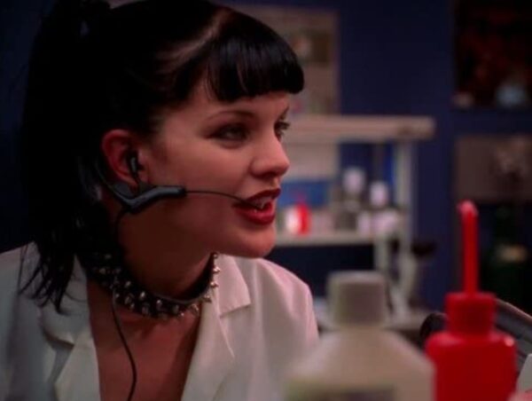 Amazon.co.jp: NCIS ネイビー犯罪捜査班 シーズン6 トク選BOXDVD: マーク・ハーモン, マイケル・ウェザリー,デビッド・マッカラム, ポーリー・ペレット, ショーン・マーレイ, コート・デ・パブロ, ロッキー・キャロル, ドナルド・P・ベリサリオ: DVD