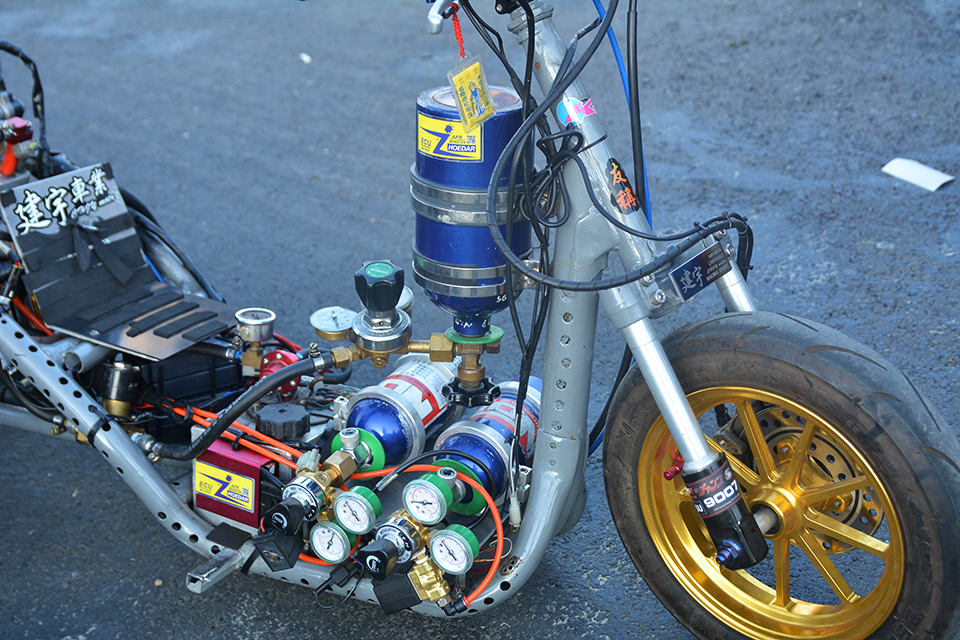 楽天市場 ICEBEARフルカスタム50ccバイク ロングホイールベース・特注扁平タイヤ50cc二輪・原付バイクマッドドッグカスタムHL50KZBL: ICEBEAR