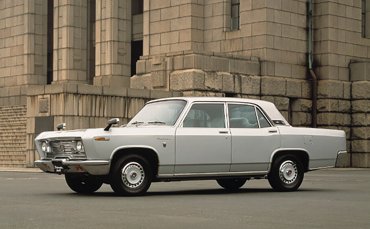 22年モデルチェンジせず!? 三菱の「“クラシック”すぎる高級セダン」がスゴかった！ 超カッコいい「カクカク」デザインに「走るシーラカンス」の異名も？初代「デボネア」とは くるまのニュース ｄメニューニュース NTTドコモ