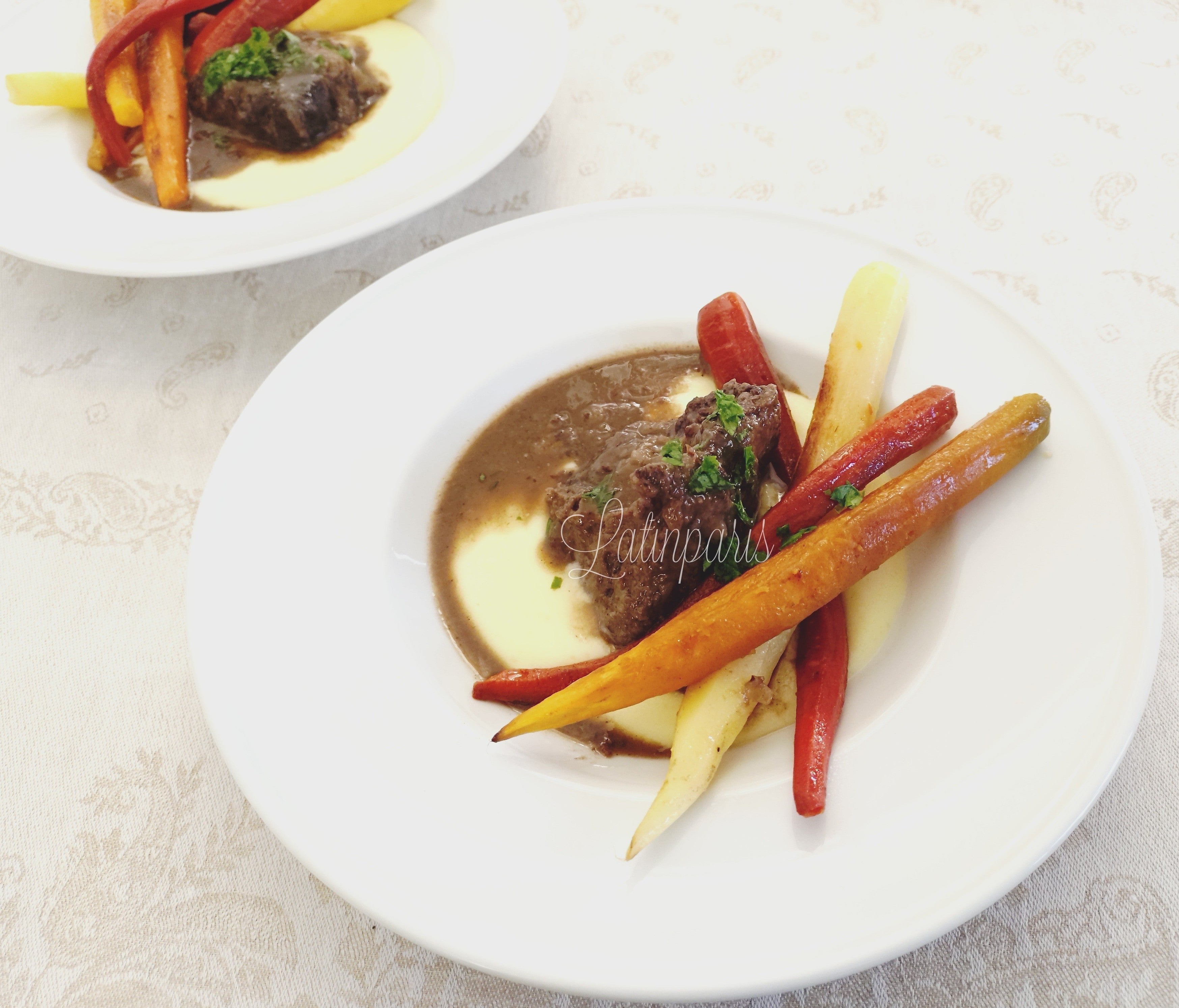 フランスの地方料理「ポンヌフ」で鱧カダイフ坊主銀宝ポアレ牛頬煮込み仏郊外の邸宅馳走に屋号に意匠あり