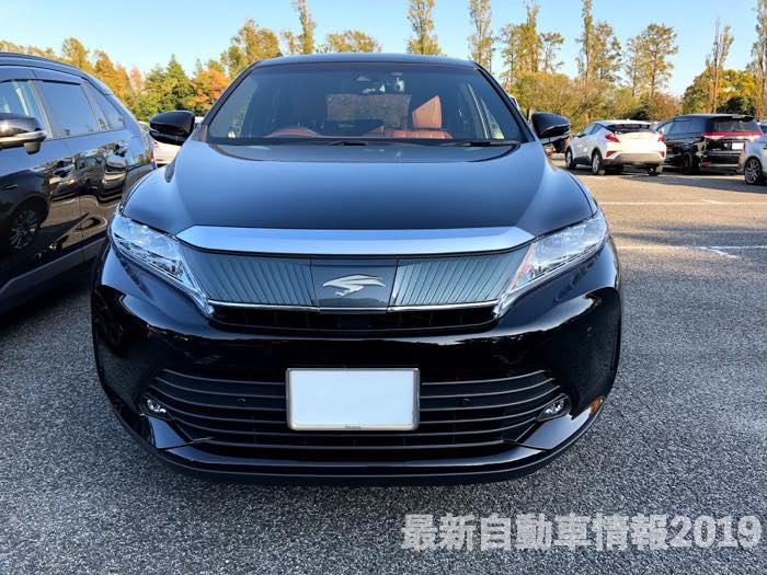 トヨタ ハリアー AXUH80 フロントエンブレム交換 チュウヒエンブレム 部品お持ち込み パーツお持ち込み 新潟市中央区パレスオートグーネットピット