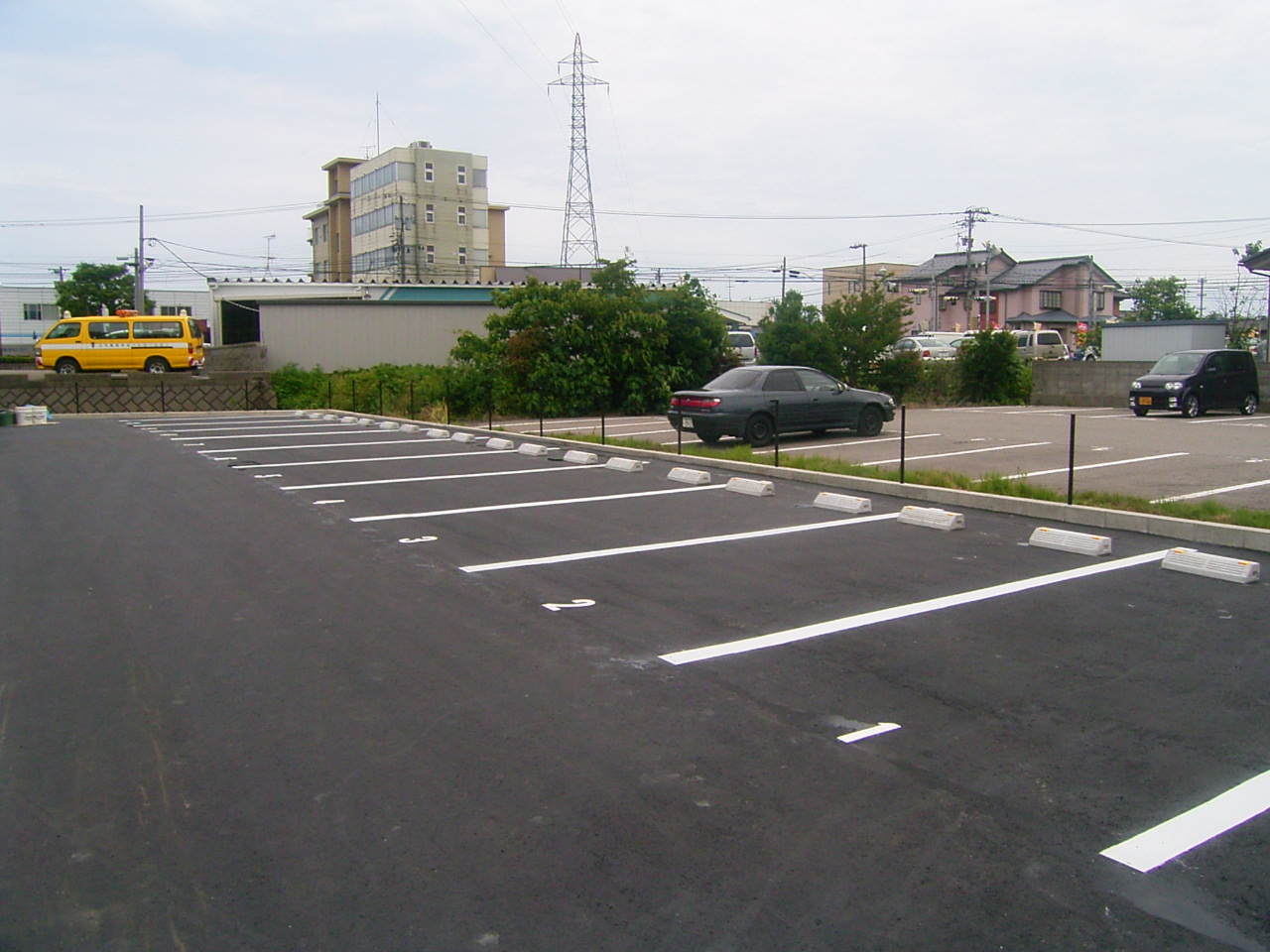 駐車場白線の写真素材写真素材なら「写真AC」無料 フリー ダウンロードOK