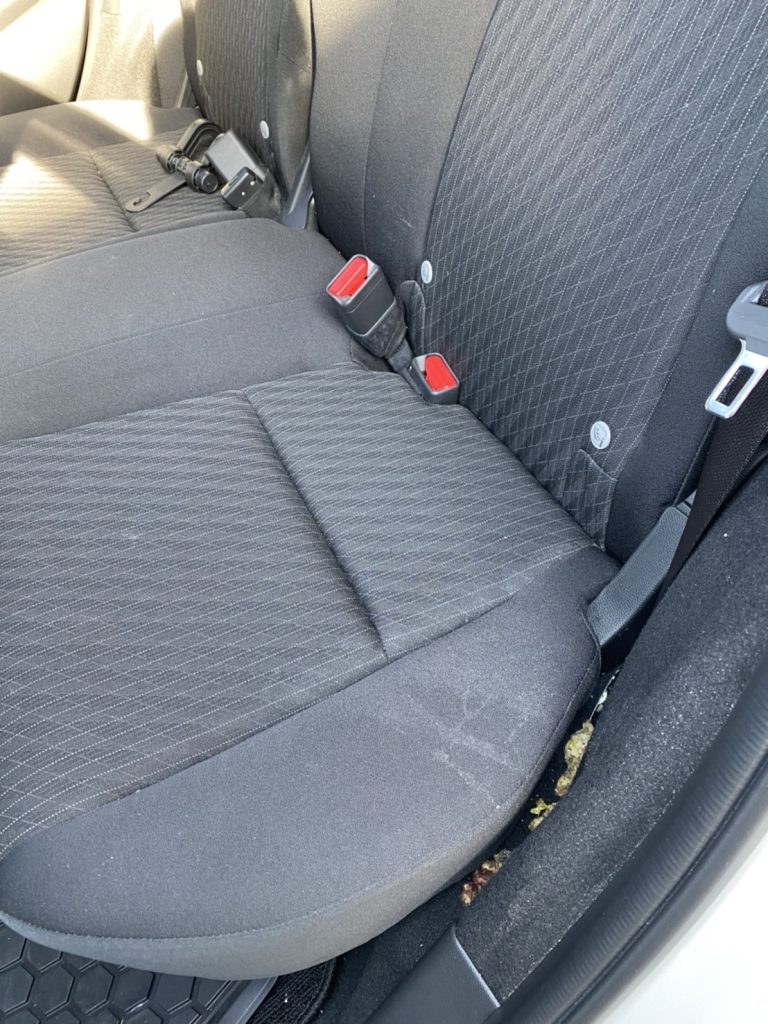 猛暑に向けて② 長年の汚れを取り除く。『シートクリーニング』株式会社マエダ南大阪 松原市 富田林市 車検 修理 板金 新車 中古車 未使用車ハイエース 軽自動車 マエダ自動車