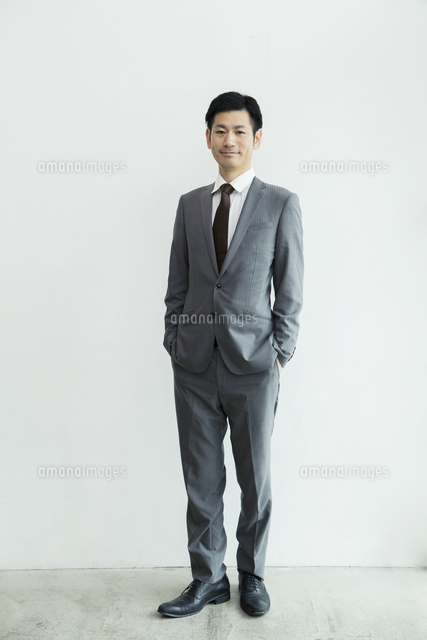 ビジネススーツの男性４商用フリー 無料の写真素材ならLuff＆Piece