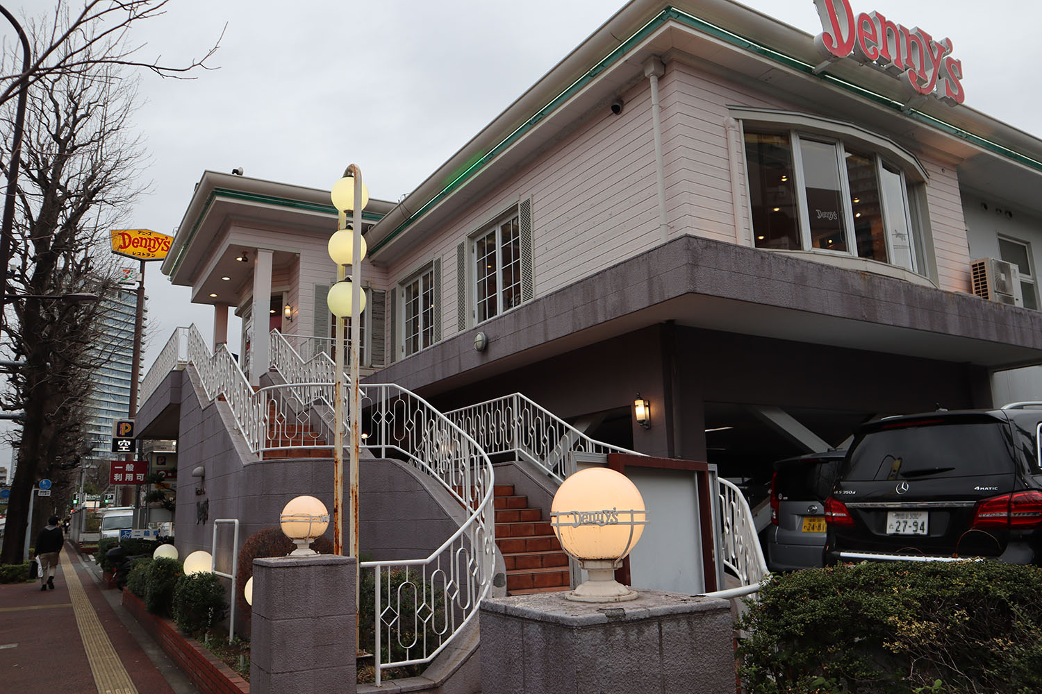 幡ヶ谷の宅配・テークアウト専門「デニーズ」にマルチスペース - シブヤ経済新聞