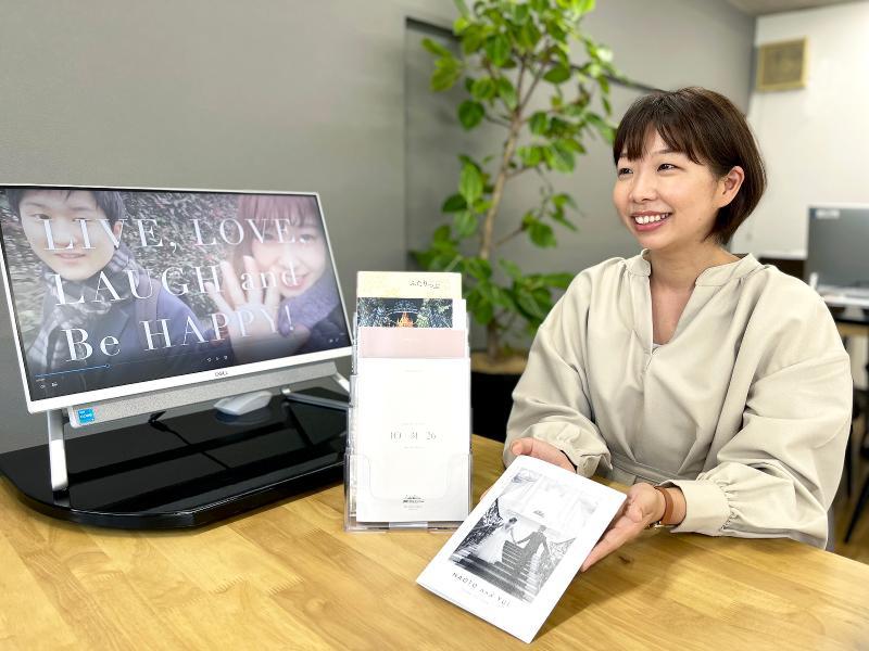 ブルベのための神シェーディング✨シェーディングの黄味が強すぎて、浮いてしまうという悩みをお持ちのブルベさんに朗報！💕 .本日は、「ブルベ向きシェーディング」をご紹介します♡ ﻿ ======== .CANMAKE シェーディングパウダー 04アイスグレーブラウン