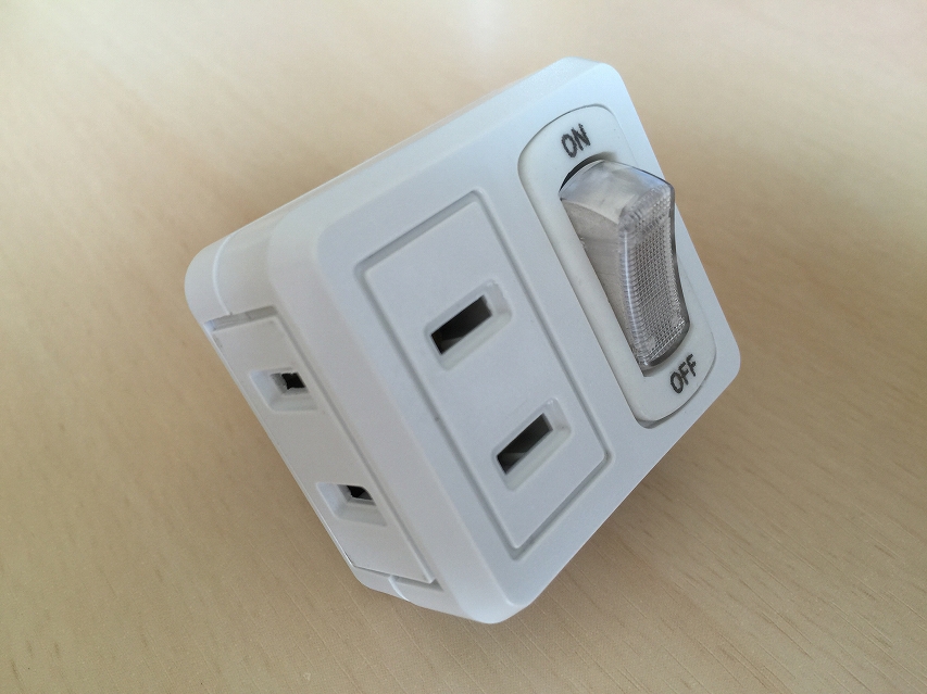 100均ダイソーで売っている節電タップの商品情報 上スイッチ2個口が100円