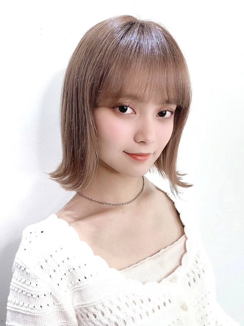 フルバングとは？特徴からスタイル実例までトレンドバングの魅力を一挙紹介ホットペッパービューティーマガジン