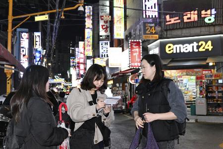 ２０年性風俗店を渡り歩いた女性が「業界脱出」に成功できた理由 韓国の相談所、心のケアや大学進学も支援 |