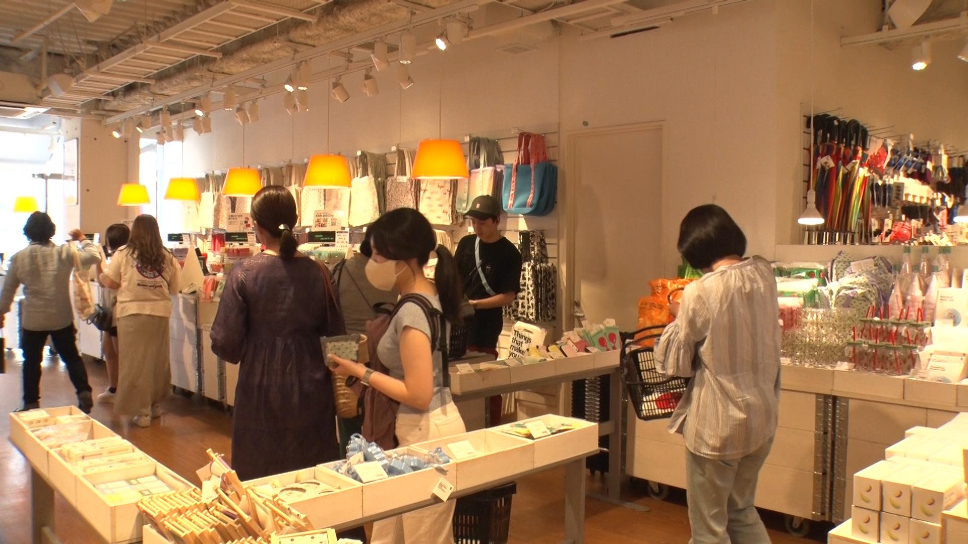 カラフルでかわいい生活雑貨がいっぱい！北欧デンマーク発の格安ショップが表参道にやってきた。＠フライング タイガー コペンハーゲン FlyingTiger Copenhagen表参道ストアルーア・ブランカグルメ