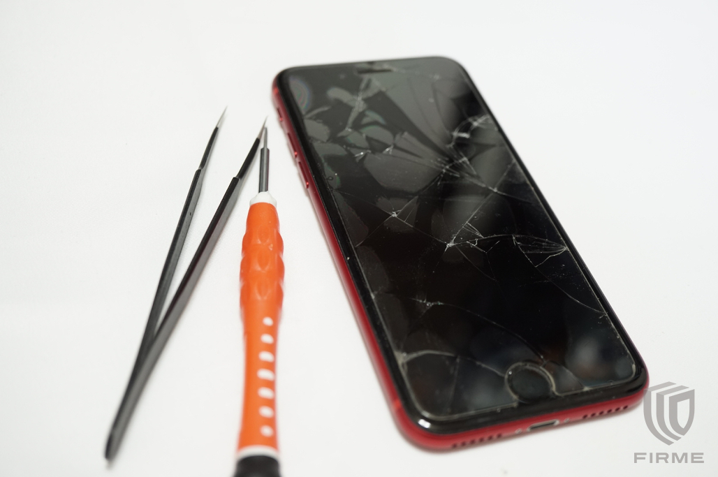 スマートフォンの画面が割れたときにやってはいけないこと - ITmedia Mobile