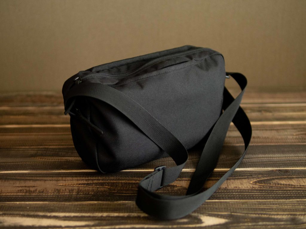 全カメラ好きに届け！無印のメイクボックスがカメラケースに最適だったぞ〜マイ定番スタイルROOMIE ルーミー