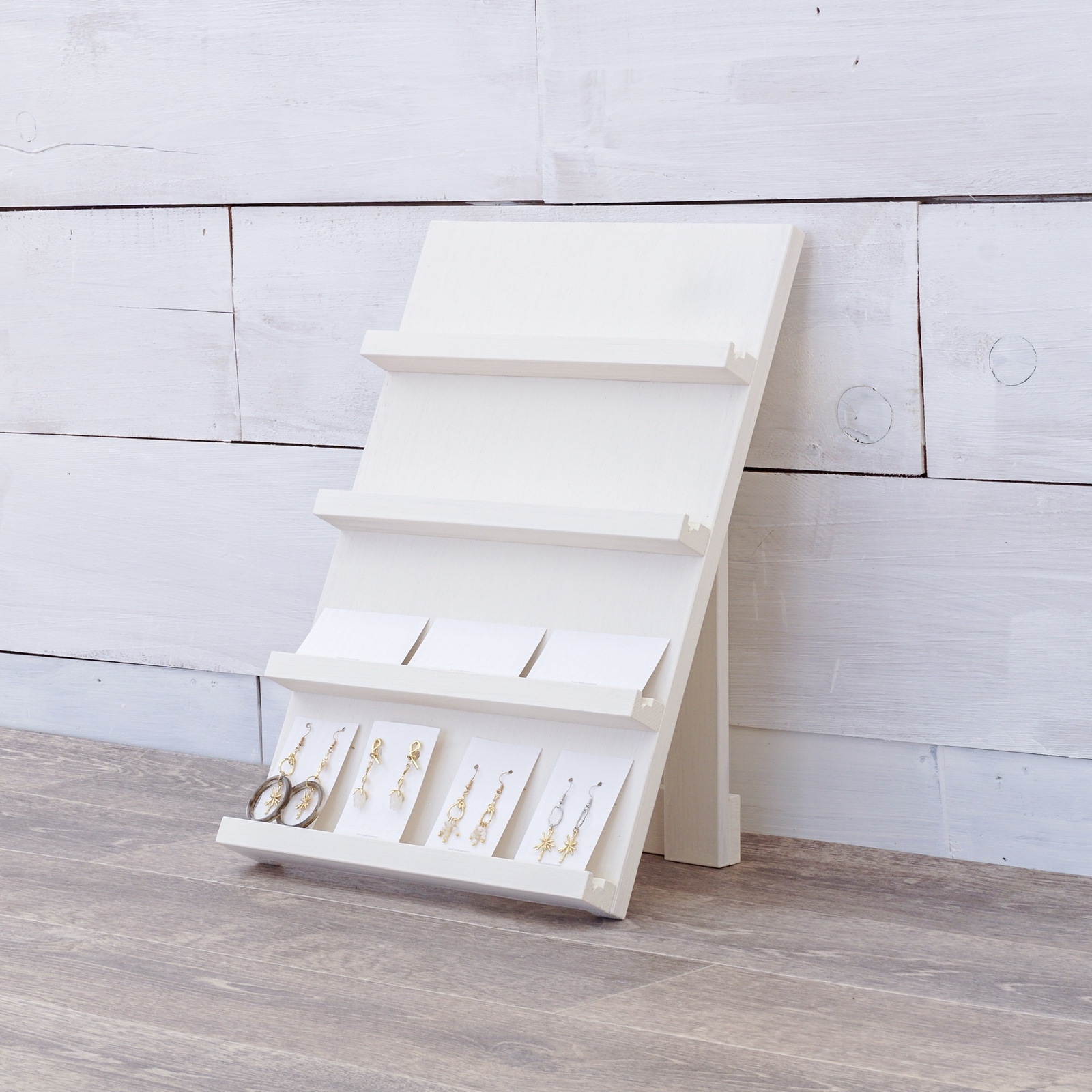 什器 ひな壇3段 30幅 普通合板 上質材組立式イベント什器 商品ディスプレイイベント什器 WANINASHI WORKS 8 6-8お休み