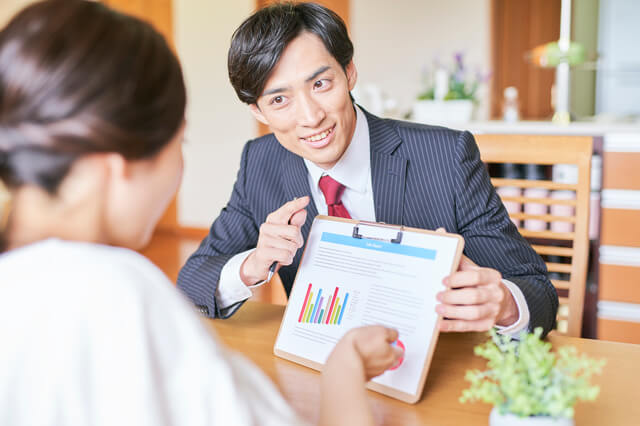 保険相談で商品券がもらえる？失敗しない保険相談の選び方を専門家が解説 - ココザス株式会社