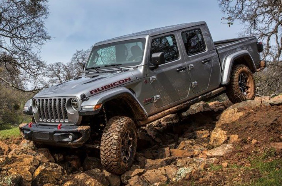 全長は何と5.6m！ ジープ最強のピックアップオフローダー「グラディエーター・ルビコン」がすでに400台超受注で大人気！ - LE VOLANTWEB自動車情報サイト『LE VOLANT WEB ル・ボラン ウェブ 』