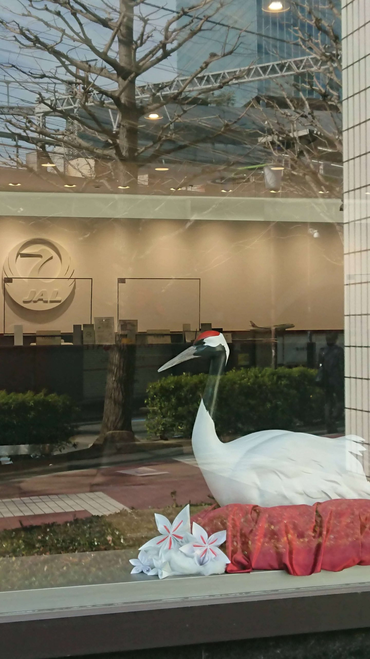 日本航空の新ロゴ : これ、誰がデザインしたの