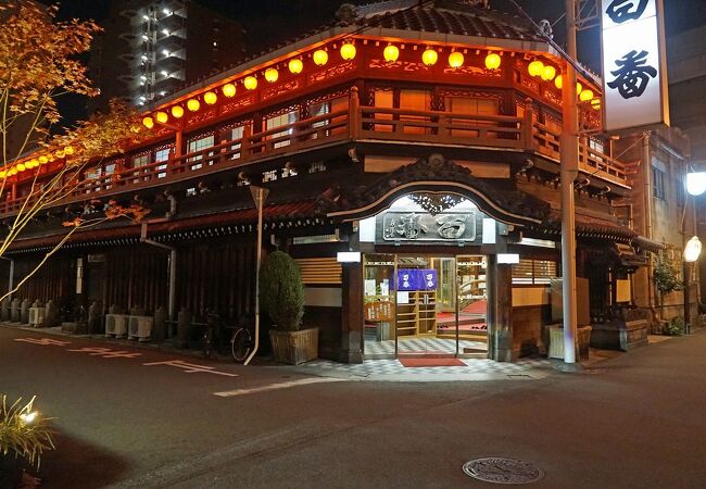 遊郭だった建物→そのまま料亭】飛田新地の「鯛よし百番」でちゃんこ鍋を食べてきた！ : 東京別視点ガイド