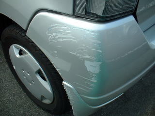 バンパー擦り傷塗装修理 費用は税込み１０，０００円 料金はお客様とお話して決めます山口県 宇部市 車の板金塗装修理店のブログ 藤本板金