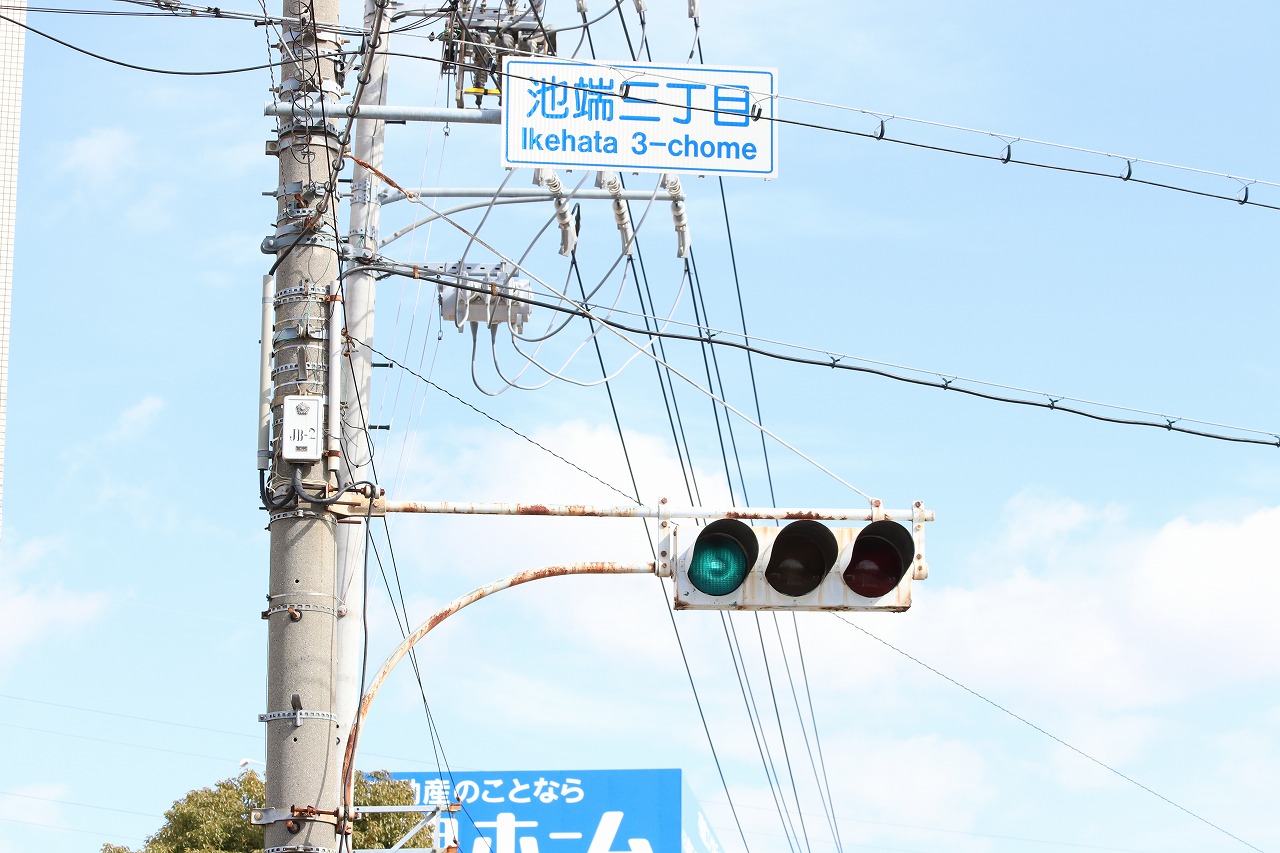 レトロ信号機日本最古は何年現役？ 「愛称が包丁」「廃教習所にひっそり」「両面一体型」マニアが推す５選モーサイ