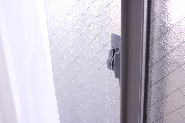 建ててから気づく人が多数！？シャッターと防犯ガラス静岡三島店のブログ注文住宅のユニバーサルホーム