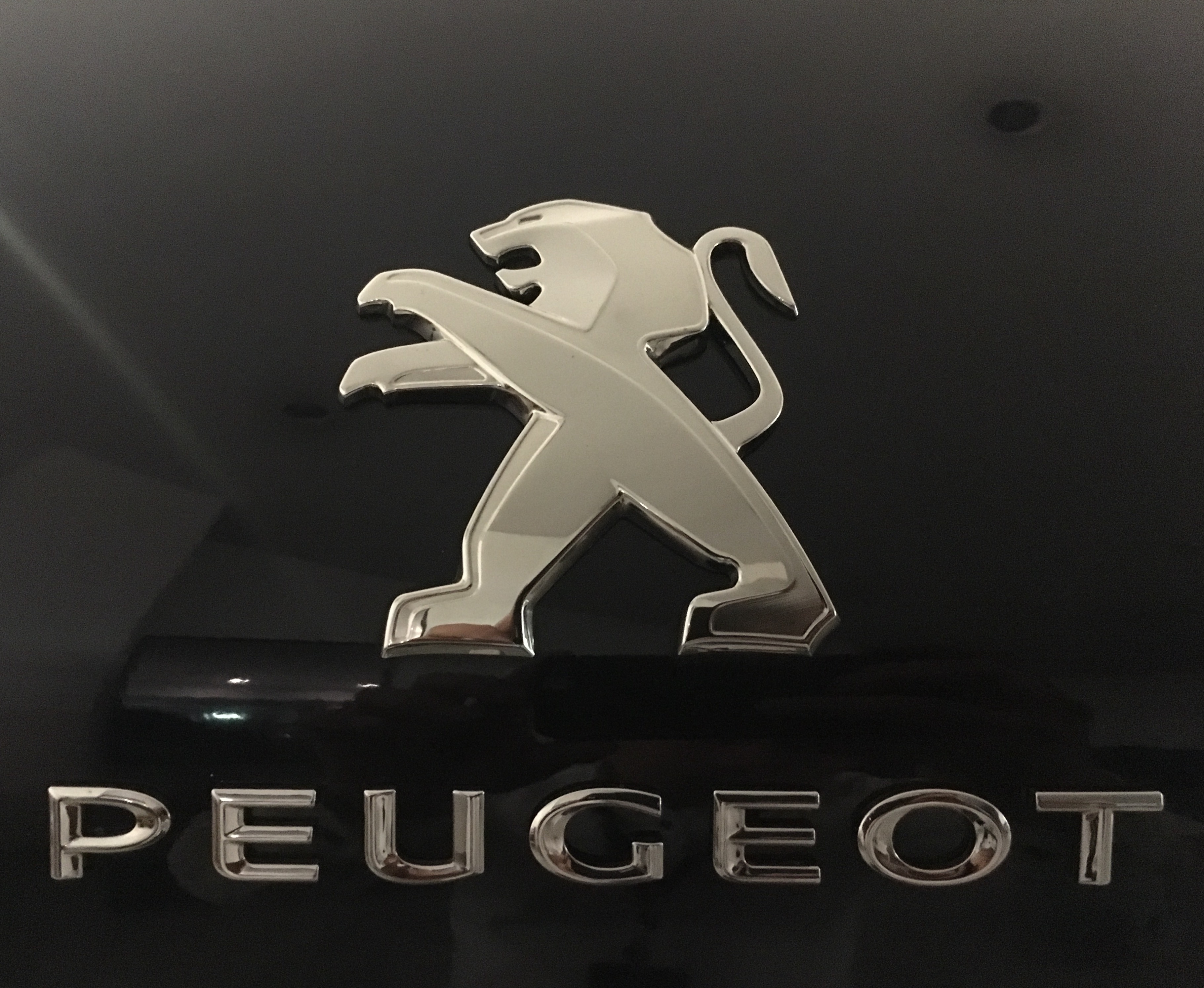 プジョーがブランドアイデンティティを刷新！ 動物を企業ブランドロゴに組み込む意図Motor-Fan モーターファン