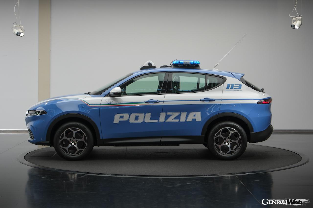 イタリア市民は俺が守る！ アルファロメオ「トナーレ」のパトカー仕様をトリノ警察へ配備clicccar.com