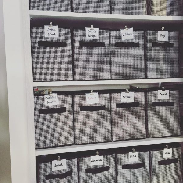 わが家の収納 セリアで購入！キレイストッカーで冷蔵庫収納を美しく、かつ便利に！片づけものさし