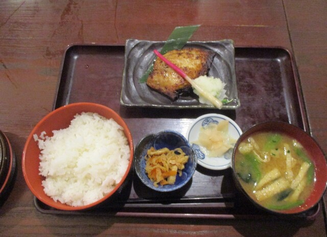 写真 : 炭火焼食堂 こがね屋 御徒町