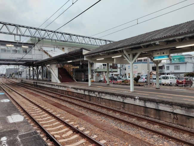 左側車窓】ＪＲ予讃線 しおかぜ７号 伊予三島駅→新居浜駅 - YouTube