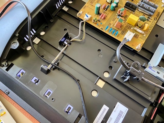 東芝 REGZA D731 T7DBの液晶割れ 画面故障の修理液晶修理センタ