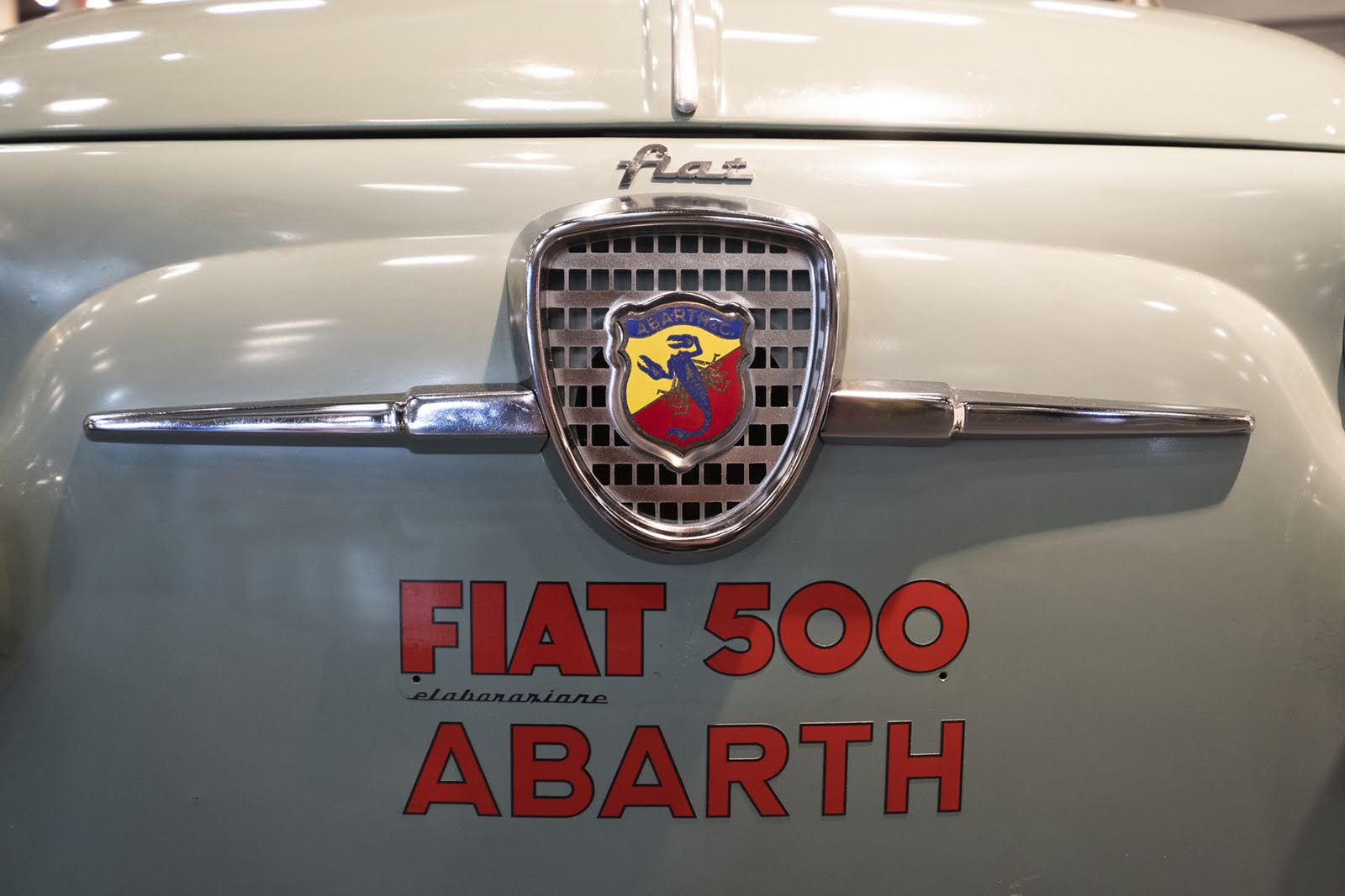 フィアットアバルト 池袋. FIAT、ABARTHの 昔のエンブレムを発見〜😍✨✨ . さそりがだいぶリアルですね！！！🦂 皆さんは今の さそりとどちらが好きですか〜😄？ ちなみに私は今のさそりのエンブレムが好きです😉✌️💓Instagram