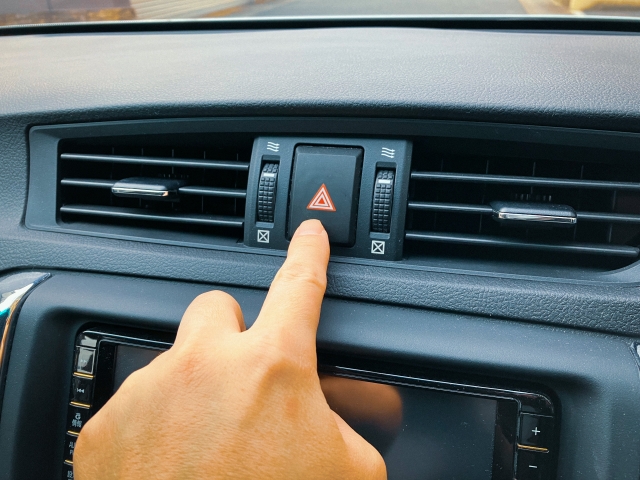 「意味が多くて奥が深い」正しいハザードの使い方