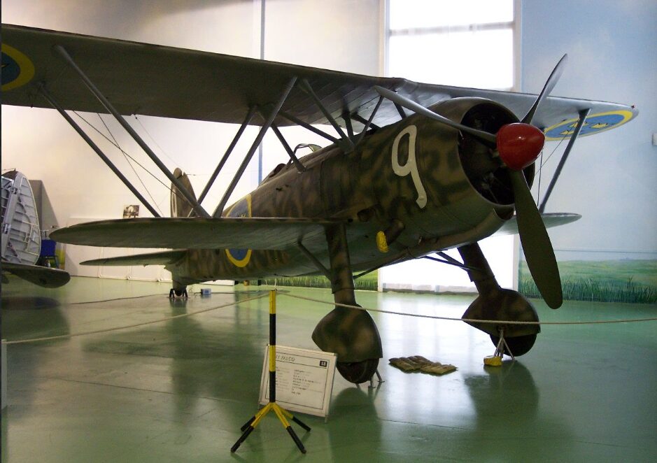 飛行機のプロペラとエンジン 歴史的な複葉機航空のパイオニアPremium写真