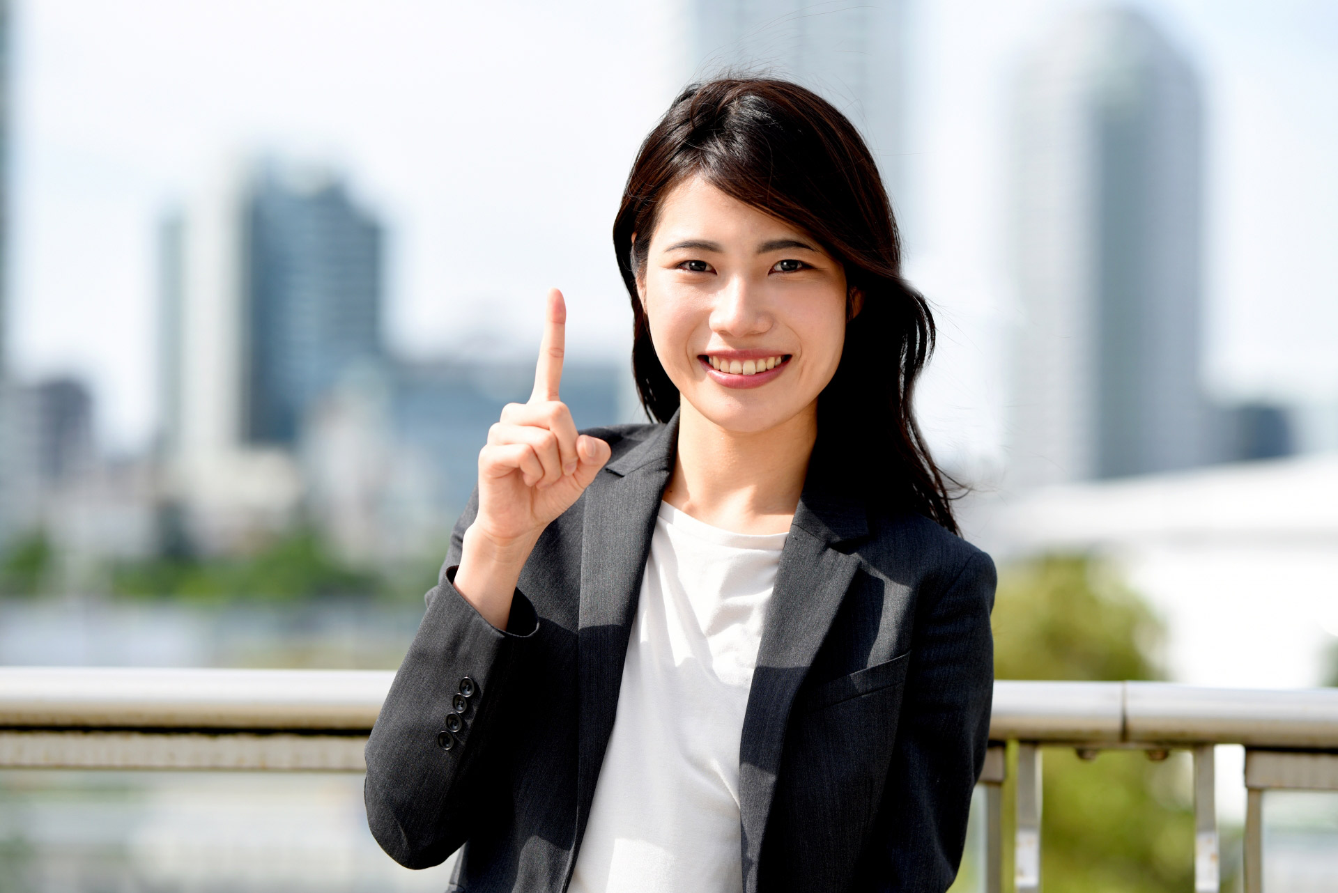 ロング必見！就活の証明写真におすすめの「髪型」は？セット方法を解説 就活写真のスタジオインディ