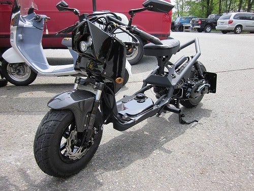 快適で、頼りになる裏道アドベンチャー・ツーリングマシン。2005年式のホンダ・ビッグ・ラッカスだよ。 : r scooters