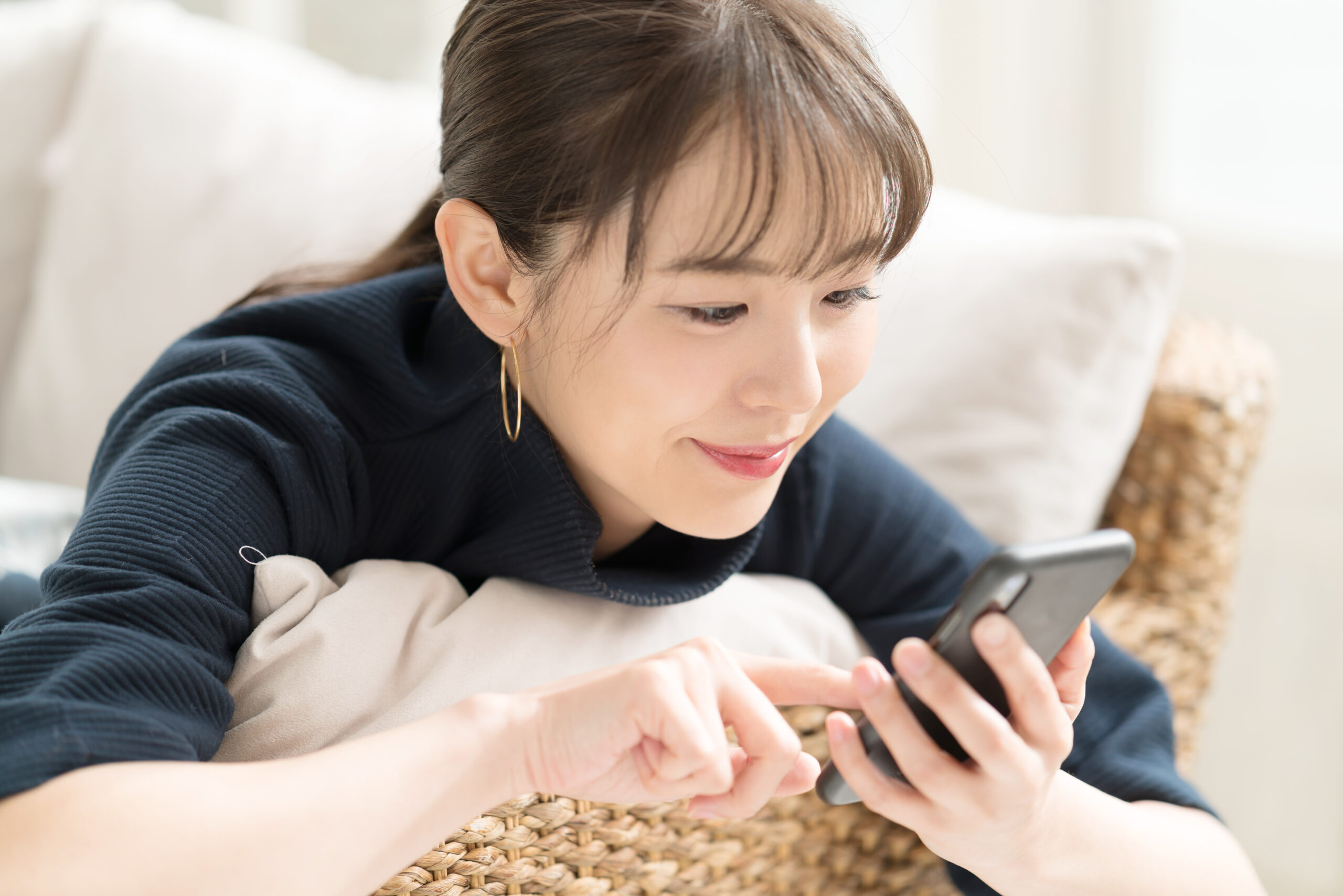 スマホでできるおすすめの副業11選！安全で確実に稼ぐ方法とは？│税理士が教えるお金の知識