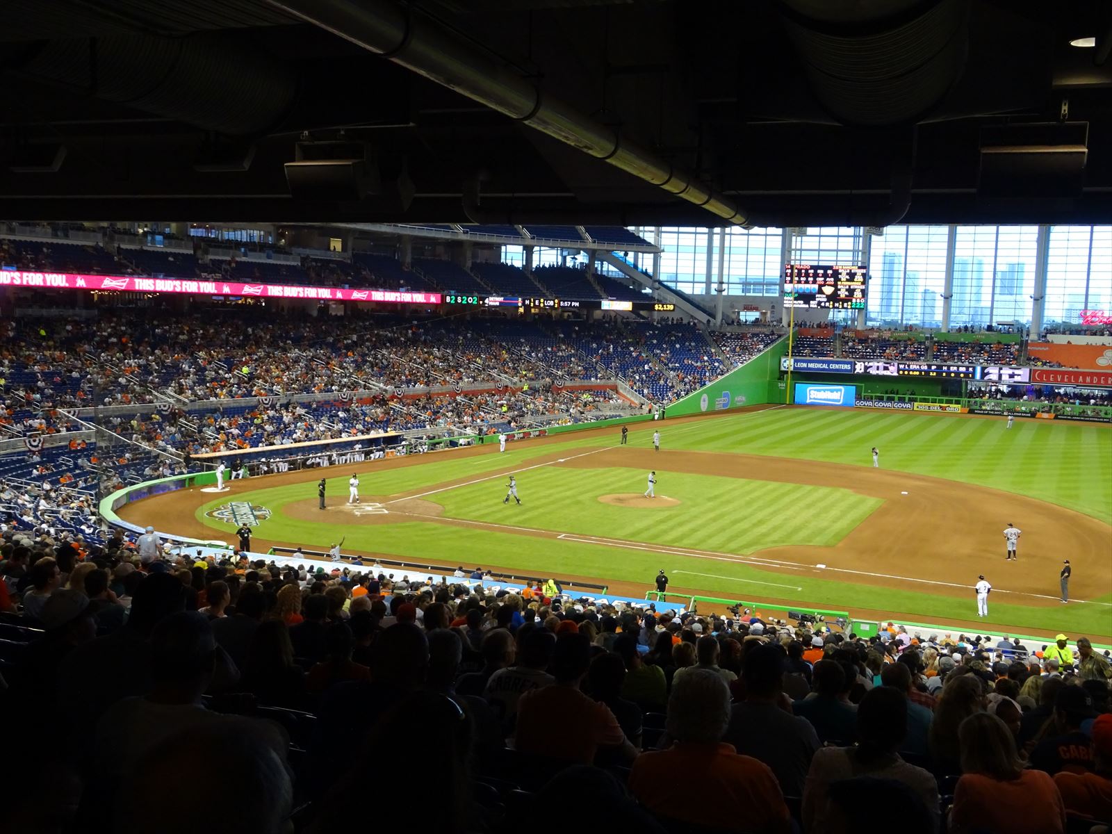 ローンデポパークでのマイアミマーリンズの野球の試合Klook