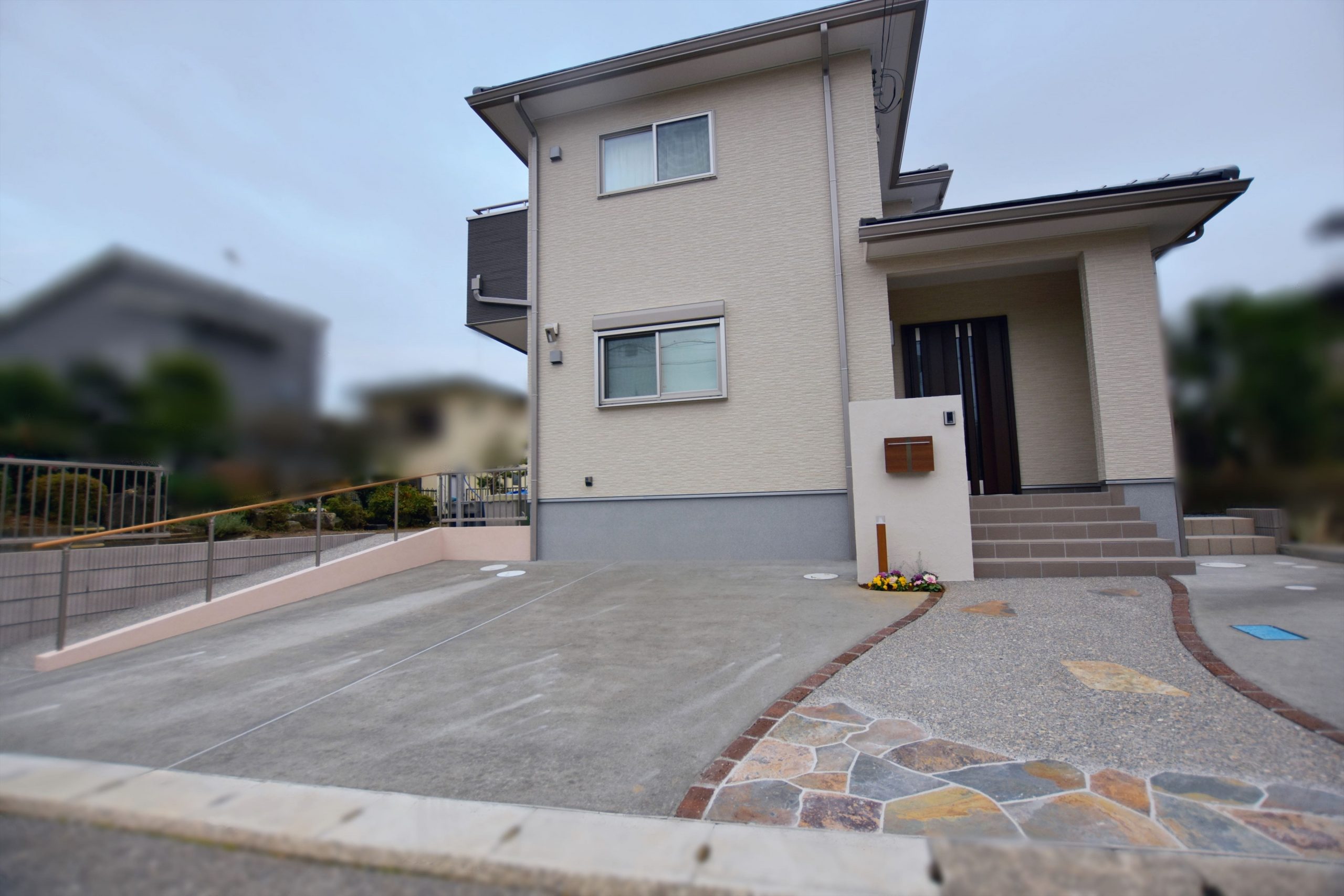 失敗しない駐車場DIYガイド！どこまでできる？舗装の種類・手順やポイントを徹底解説リフォーム会社紹介サイト「ホームプロ」