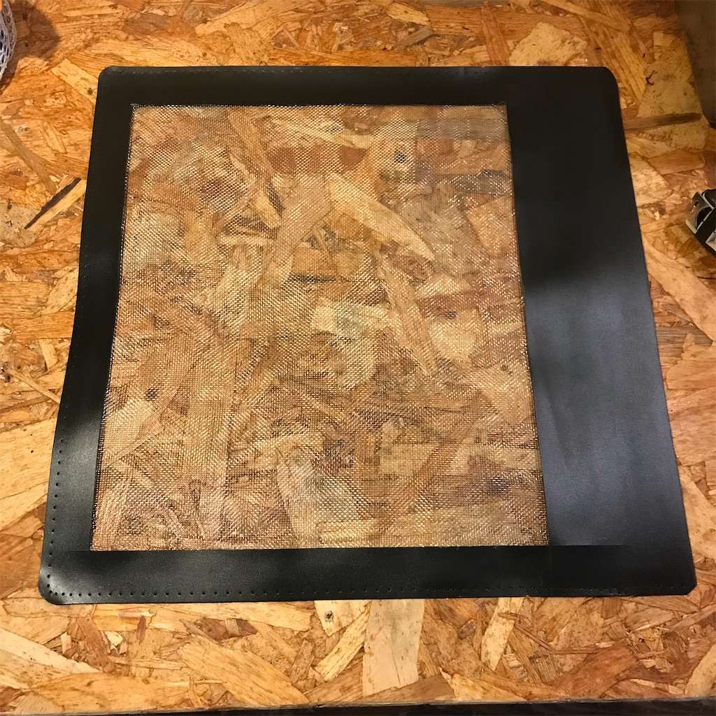 ハイエース３型 車中泊 フロント用網戸自作 - ハイエース4人家族で車中泊〜ナローボディでも快適なバンライフを