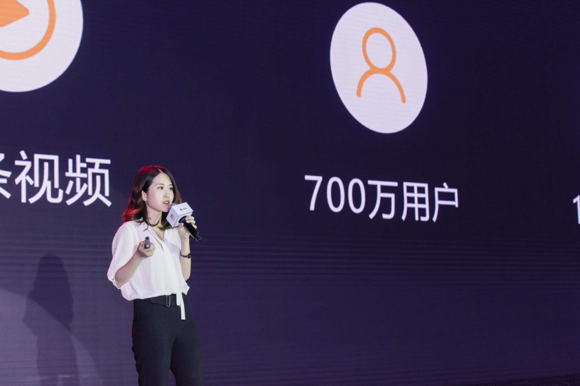 中国网红“办公室小野”爆解散！娱乐 東方網馬來西亞東方日報