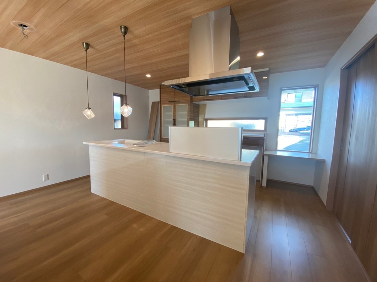 タカラスタンダードのキッチン「グランディア」と「オフェリア」の違いは？タダイマドリ