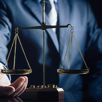 天秤スケールキーホルダー 天秤座法律検察テミス持ち物弁護士バッジ柄司法裁判象徴Shop at Mercari from Japan!Buyee