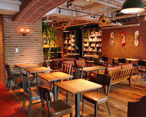 静岡駅すぐ！ ランチはパン食べ放題！? BLUE BOOKS CafeブルーブックスカフェEnjyoe エンジョイ静岡