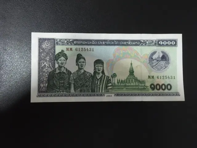 ラオス、ビエンチャンの両替事情と空港タクシーの乗り方・値段LOVE! TRAVEL