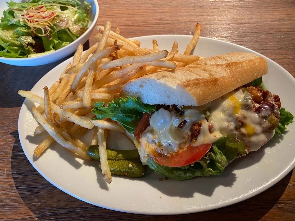 ブルーブックスカフェ沖縄ってどんなところ？口コミとおすすめポイントをレビュー - オキナワ旅シオリ