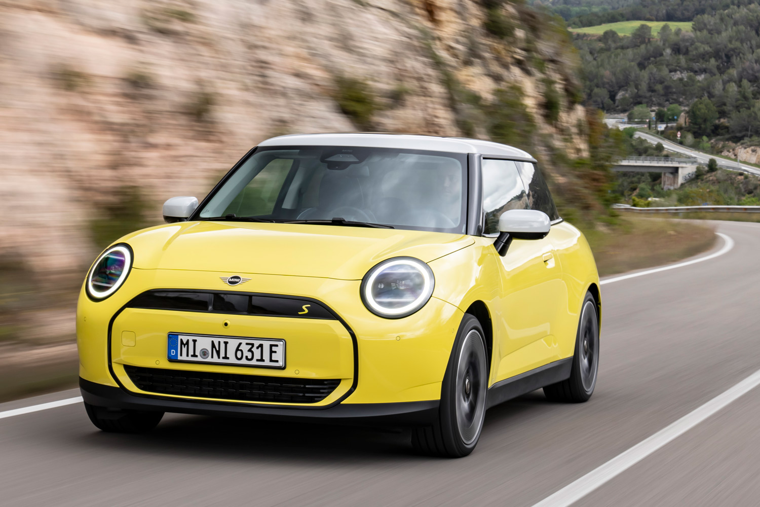 ミニ クーパーSD ５ドア試乗記 FF 2.0Lディーゼルターボ＋8速ATオートプルーブ - Auto Prove