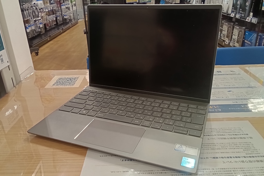 パソコン液晶修理 料金、症状別故障事例ノートパソコンの液晶割れをした原因など