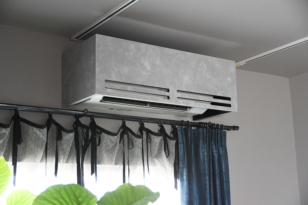 エアコン用の目隠しルーバー扉の製作事例 愛知県 岡崎市名古屋のオーダー家具とインテリアコーディネートなら LUFT 愛知県