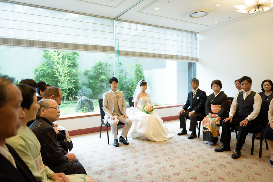 カメラマンを持ちこみたい！結婚式場の持ち込み料の相場っていくらなの？わたしたちの結婚式