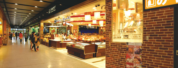 大阪駅にコンビニは11店あったんだ！tabitetu-gate